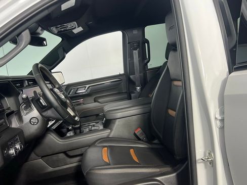 Used 2025 GMC Sierra 1500 AT4 w/ AT4 Premium Package image 23