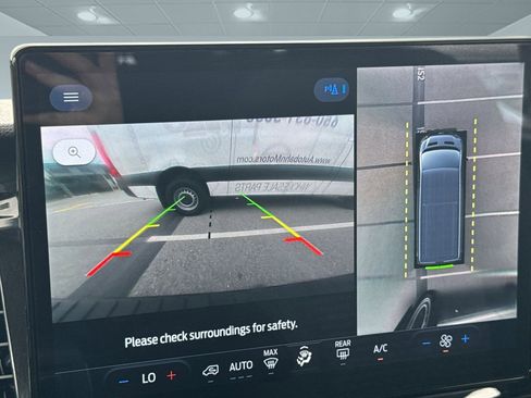 Used 2023 Ford Transit 350 XLT image 24