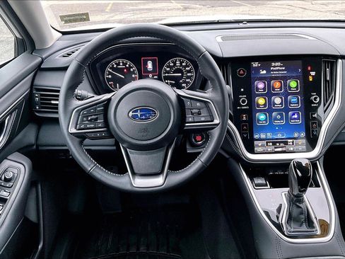 Used 2025 Subaru Outback Premium image 5