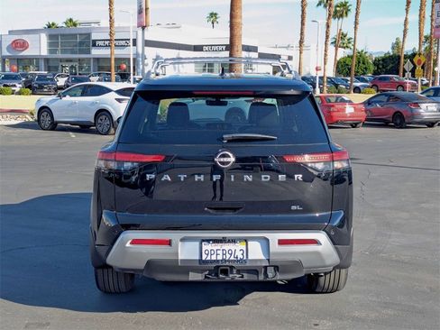 Used 2024 Nissan Pathfinder SL w/ SL Premium Package image 4