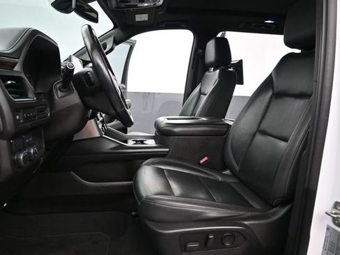 Used 2021 Chevrolet Suburban LT RWD image 16