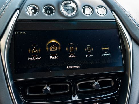 Used 2023 Aston Martin DBX 707 image 19