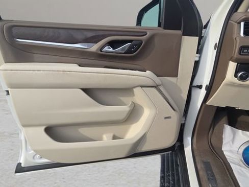 Used 2024 GMC Yukon XL Denali image 35