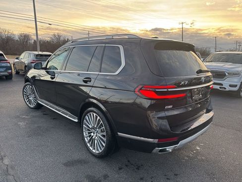 Used 2024 BMW X7 xDrive40i w/ Premium Package image 2