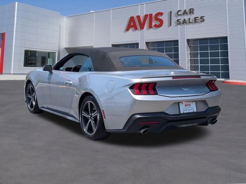 Used 2025 Ford Mustang Premium RWD image 9