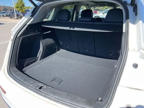 Used 2023 Audi Q5 2.0T Premium w/ Convenience Package image 10