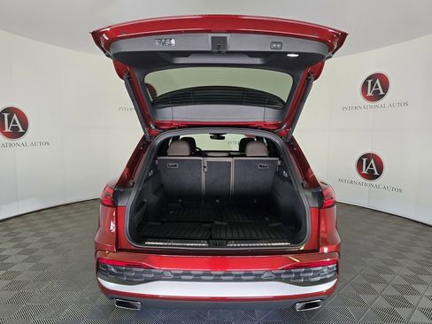 Certified 2025 Audi Q5 Premium image 8