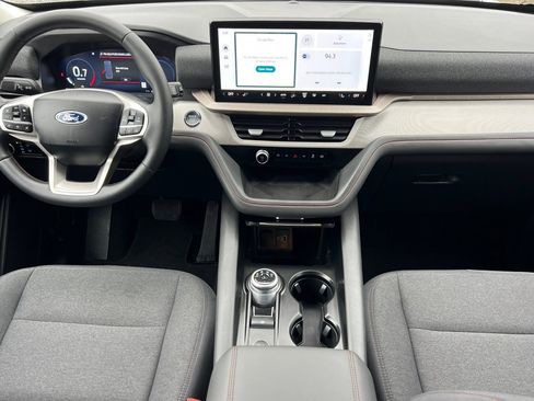Used 2025 Ford Explorer Active image 13