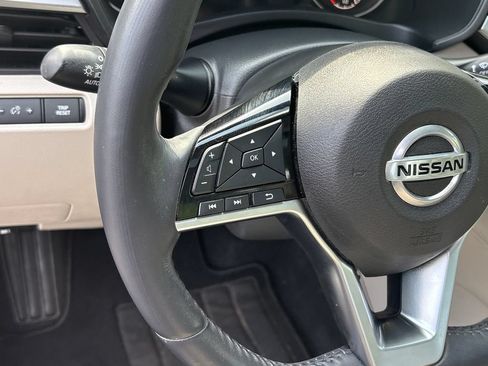 Used 2019 Nissan Altima 2.5 SL FWD image 13
