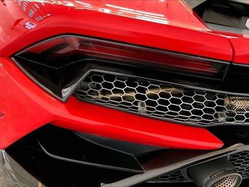 Used 2021 Lamborghini Huracan EVO RWD image 30