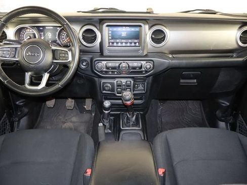 Used 2018 Jeep Wrangler Unlimited Sahara AWD/4WD image 12