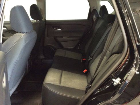 Used 2024 Nissan Rogue SV image 29