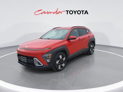Used 2025 Hyundai Kona SEL FWD image 4