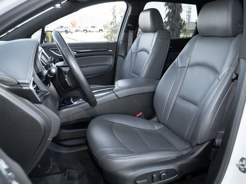 Used 2023 Buick Enclave Essence image 17