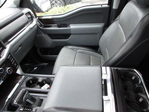 Used 2021 Ford F150 Lariat w/ Max Trailer Tow Package image 23