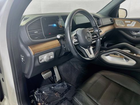 Used 2022 Mercedes-Benz GLS 450 4MATIC image 9
