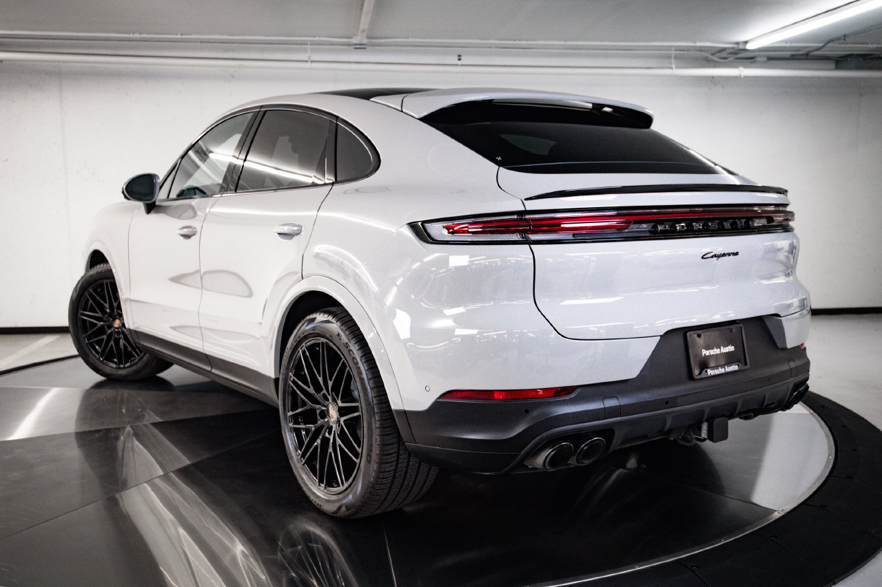 Certified 2026 Porsche Cayenne Coupe AWD/4WD image 3
