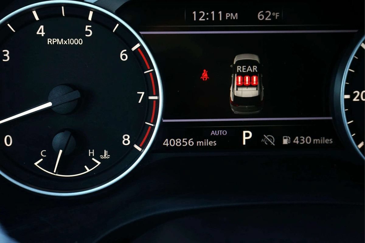 Used 2025 Nissan Rogue SV AWD/4WD image 29