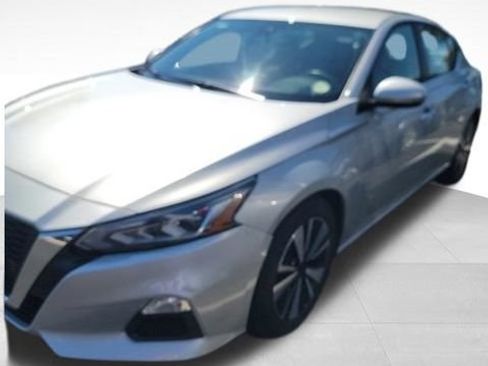 Used 2022 Nissan Altima 2.5 SV FWD image 5