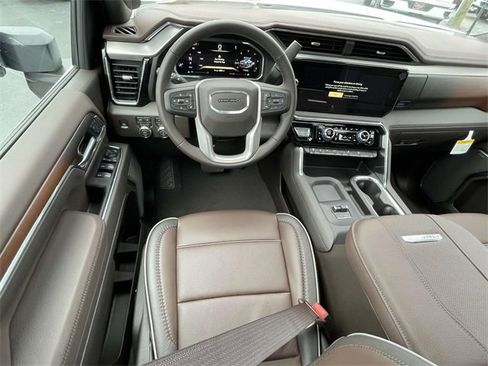 New 2026 GMC Sierra 2500 Denali w/ Denali Reserve Package image 12