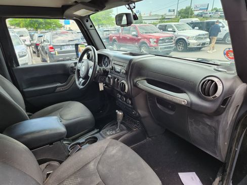 Certified 2016 Jeep Wrangler Sport w/ Quick Order Package 24S AWD/4WD image 17