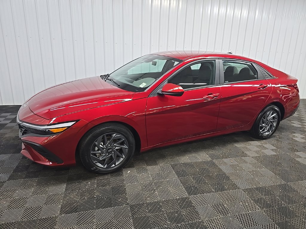Used 2024 Hyundai Elantra SEL FWD image 7