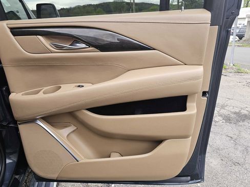 Used 2019 Cadillac Escalade ESV Platinum AWD/4WD image 8