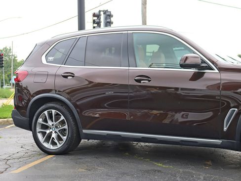 Used 2019 BMW X5 xDrive40i w/ Premium Package 2 AWD/4WD image 4