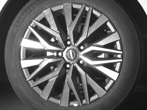 Used 2025 Nissan Altima 2.5 SV image 13