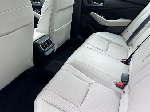 Used 2023 Honda Accord Touring image 9