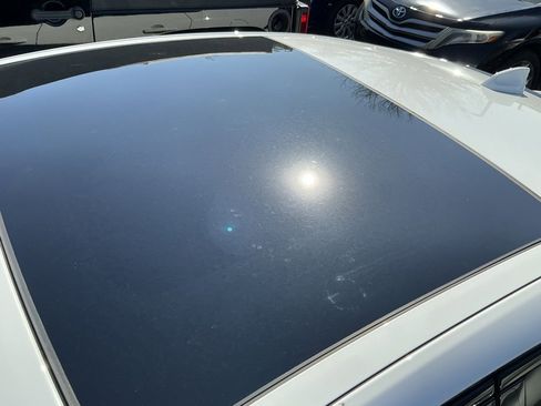 Used 2022 Jaguar XF SE image 3