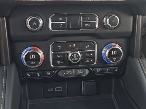 Used 2022 GMC Yukon AT4 AWD/4WD image 19