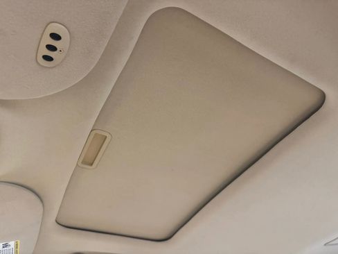 Used 2007 Lincoln Town Car Signature Limited RWD image 16