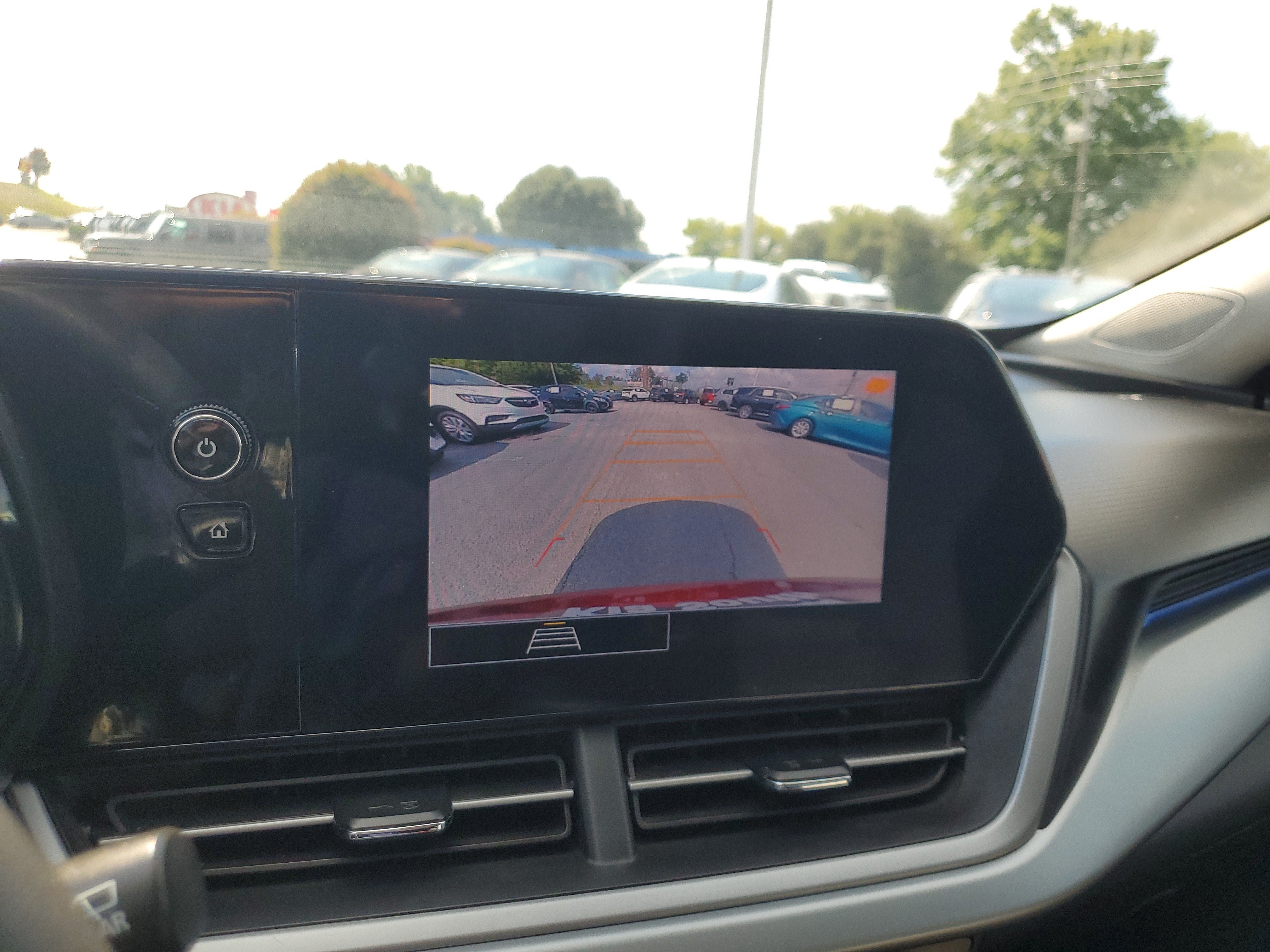 Used 2025 Chevrolet Trax LS FWD image 23