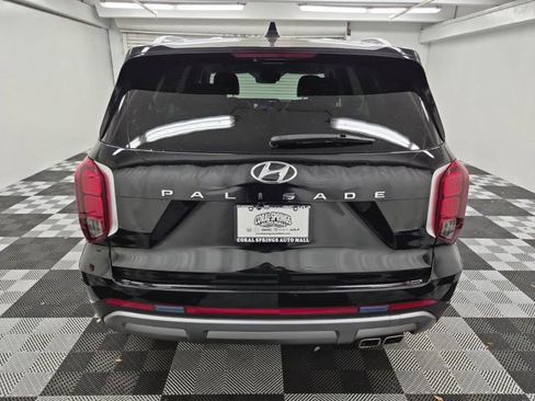 Used 2024 Hyundai Palisade Limited FWD image 5