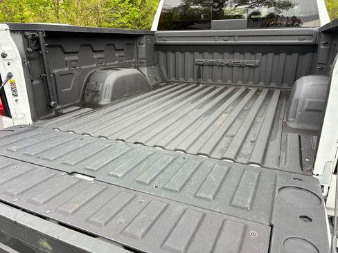 Used 2023 GMC Sierra 1500 Denali w/ Denali Reserve Package AWD/4WD image 13