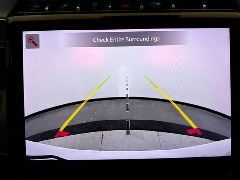 Used 2022 Jeep Grand Cherokee Overland w/ Luxury Tech Group IV AWD/4WD image 16