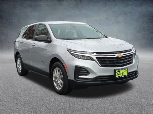 Certified 2022 Chevrolet Equinox LS w/ LS Convenience Package image 3