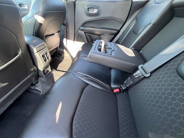 Used 2018 Jeep Compass Latitude w/ Popular Equipment Group FWD image 26