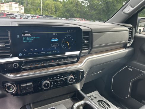 Certified 2024 Chevrolet Silverado 1500 LT Trail Boss w/ LT Trail Boss Premium Package AWD/4WD image 24