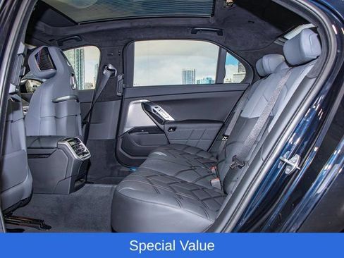 Used 2025 BMW 750e xDrive w/ Executive Package AWD/4WD image 23