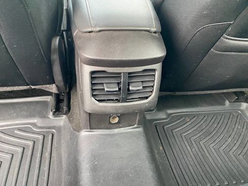 Used 2016 Ford Fusion SE image 18