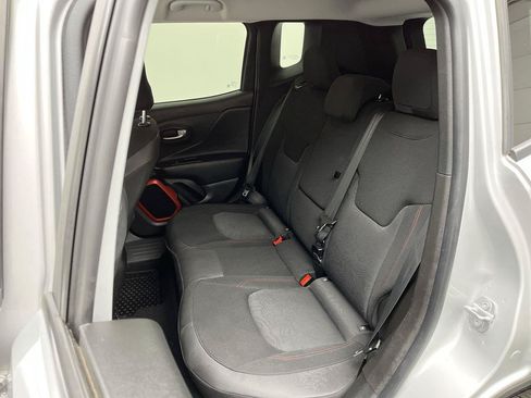 Used 2017 Jeep Renegade Trailhawk w/ Popular Equipment Group AWD/4WD image 10