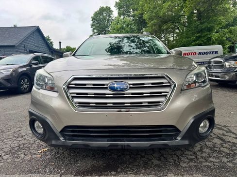 Used 2017 Subaru Outback 2.5i Premium w/ Popular Package #1 AWD/4WD image 2