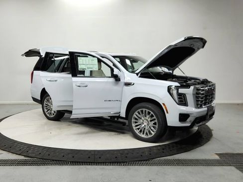 New 2026 GMC Yukon Denali w/ Sun & Power Step Package AWD/4WD image 10