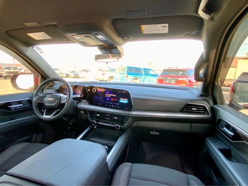 Certified 2025 Chevrolet Tahoe LS image 32