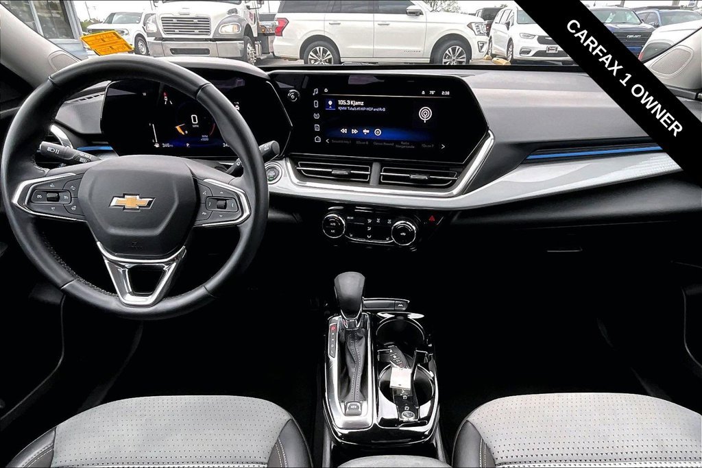 Used 2025 Chevrolet Trax LT FWD image 5