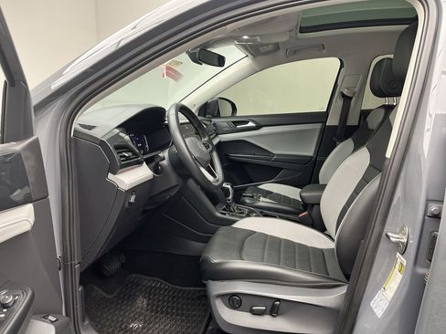 Used 2022 Volkswagen Taos SEL image 3