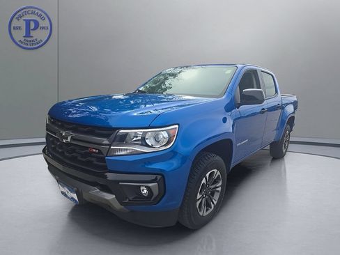 Used 2022 Chevrolet Colorado Z71 AWD/4WD image 2
