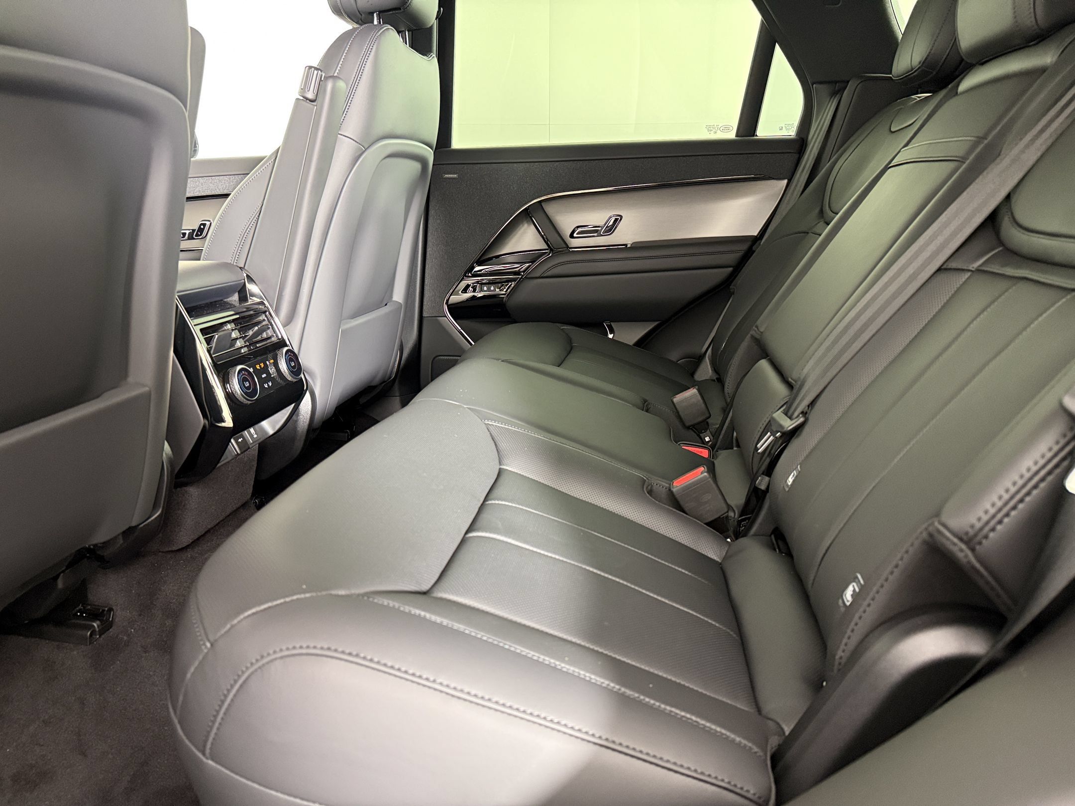New 2027 Land Rover Range Rover Sport SE AWD/4WD image 22